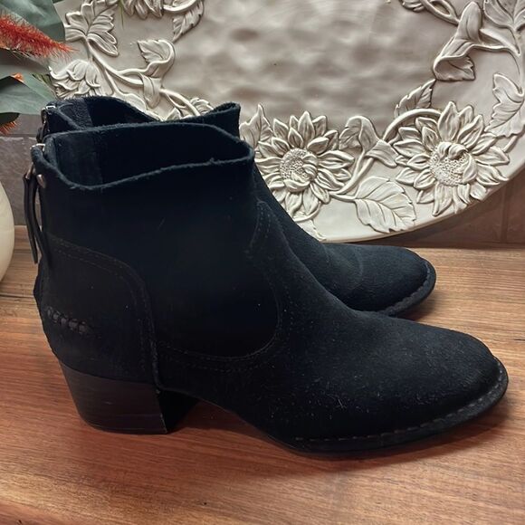 UGG Bandara Black Suede Stacked Heel Zip Ankle Mini Boots Booties Size EU 37.5 - Picture 4 of 10